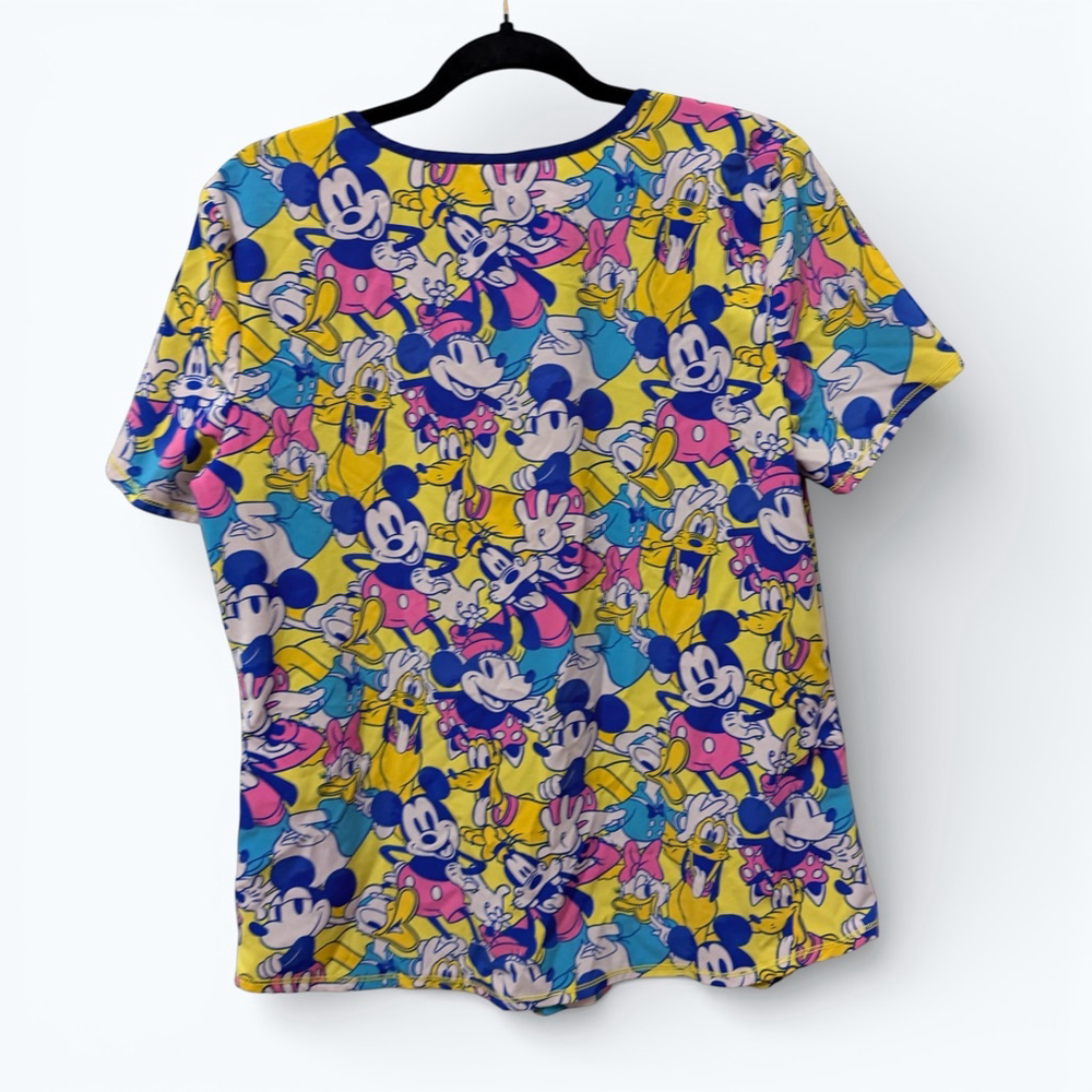 Disney Scrub Top Women’s M Mickey Minnie Pluto V-Neck Pockets Nurse Medical - Picture 13 of 13